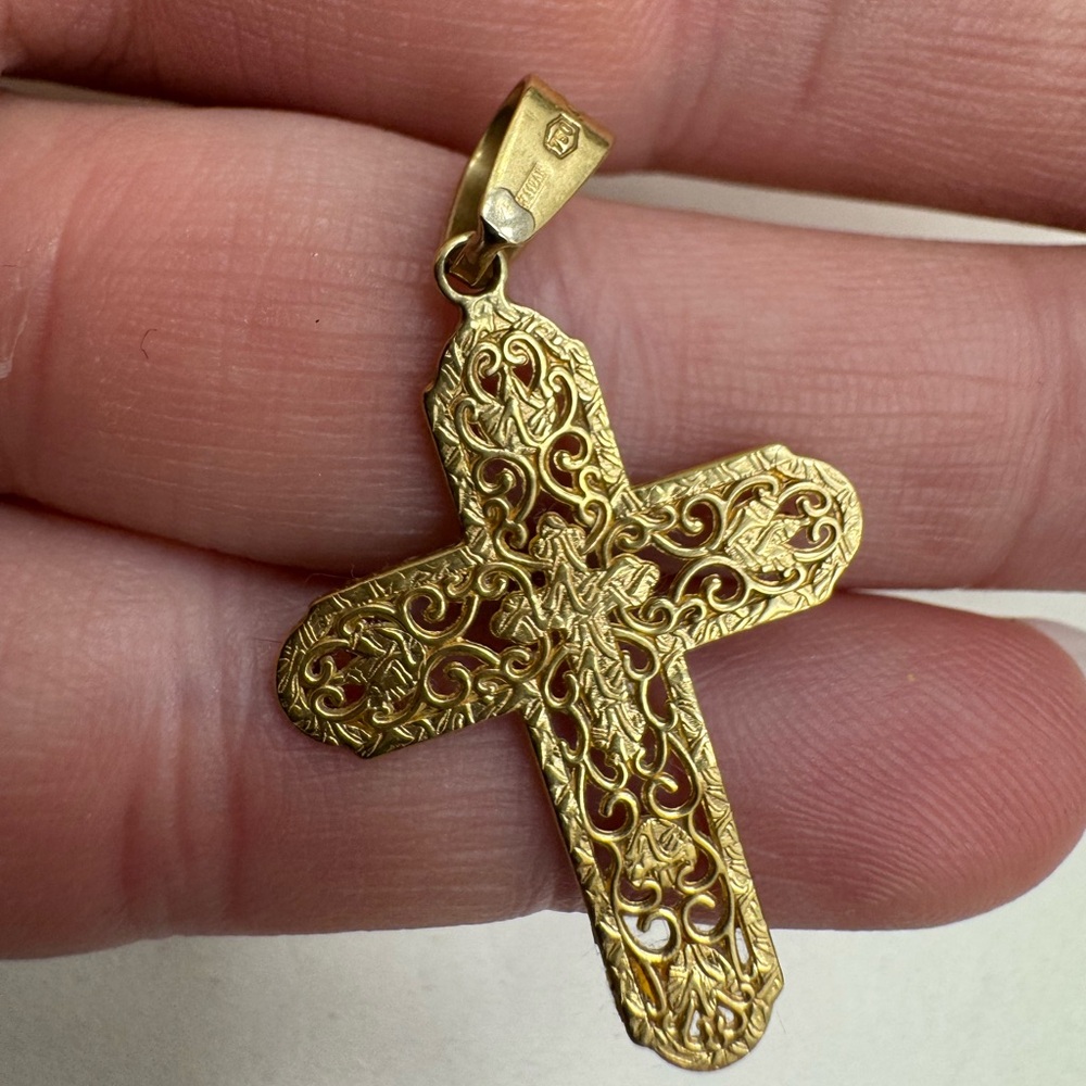 18K yellow gold cross vintage pendant